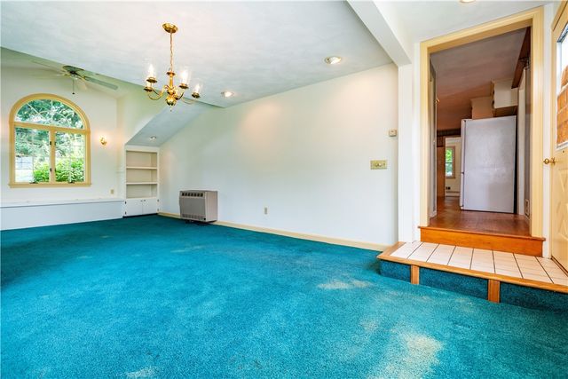 69 Douglas Road, Warwick, RI 02886