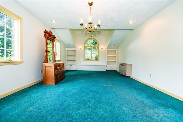 69 Douglas Road, Warwick, RI 02886