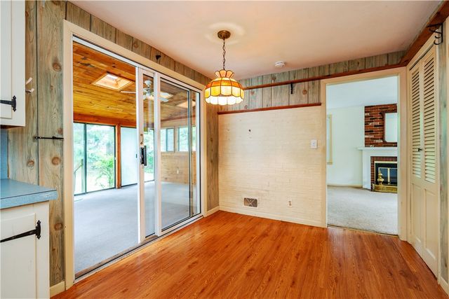 69 Douglas Road, Warwick, RI 02886