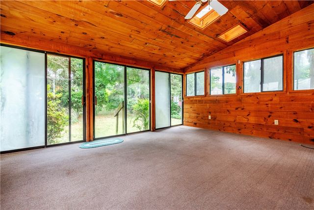 69 Douglas Road, Warwick, RI 02886
