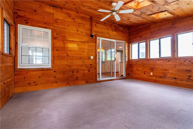 69 Douglas Road, Warwick, RI 02886