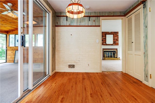 69 Douglas Road, Warwick, RI 02886