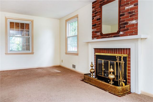 69 Douglas Road, Warwick, RI 02886