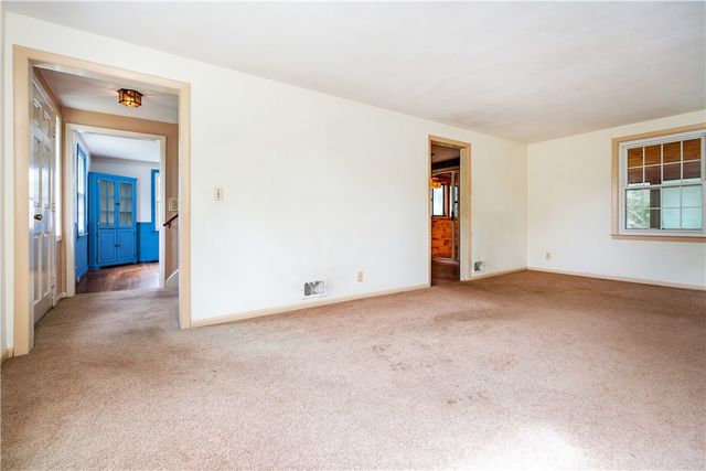 69 Douglas Road, Warwick, RI 02886