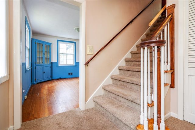 69 Douglas Road, Warwick, RI 02886