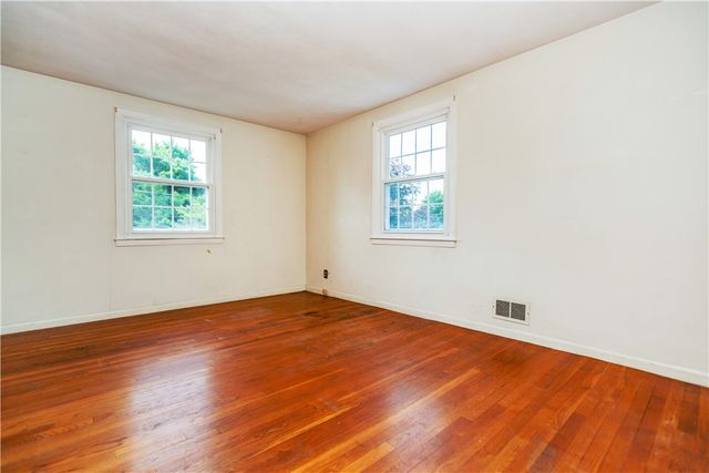 69 Douglas Road, Warwick, RI 02886