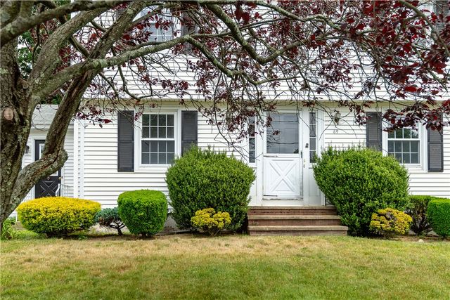 69 Douglas Road, Warwick, RI 02886