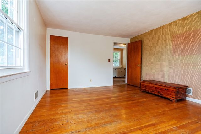 69 Douglas Road, Warwick, RI 02886