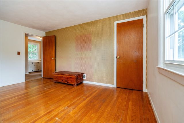 69 Douglas Road, Warwick, RI 02886