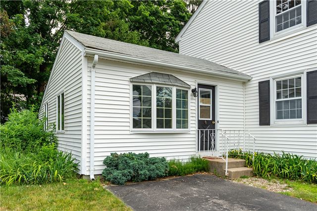 69 Douglas Road, Warwick, RI 02886