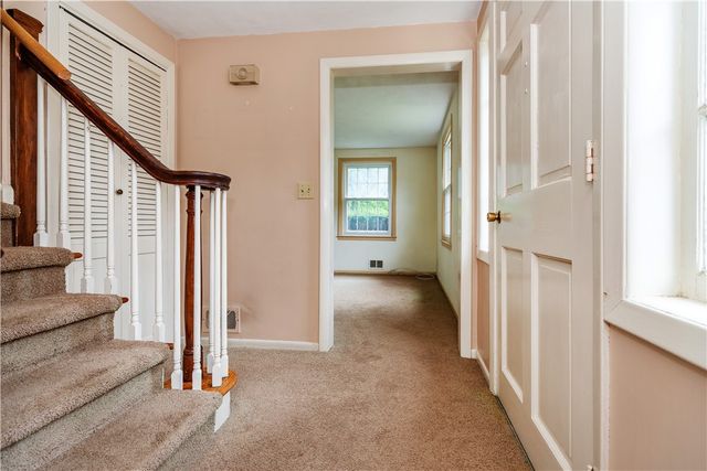 69 Douglas Road, Warwick, RI 02886
