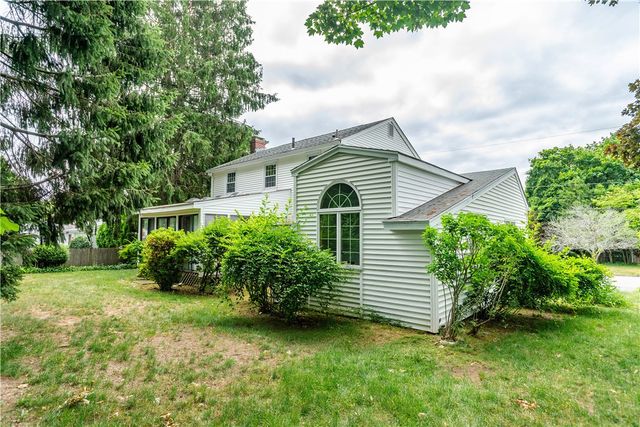 69 Douglas Road, Warwick, RI 02886