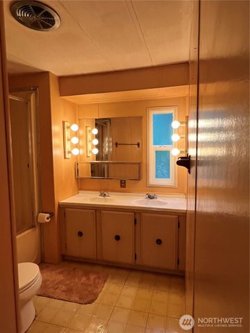 14644 Peacock Hill Road SE, Olalla, WA 98359