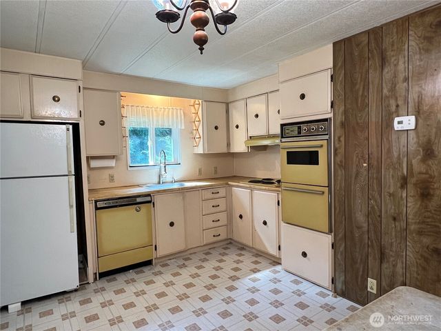 14644 Peacock Hill Road SE, Olalla, WA 98359