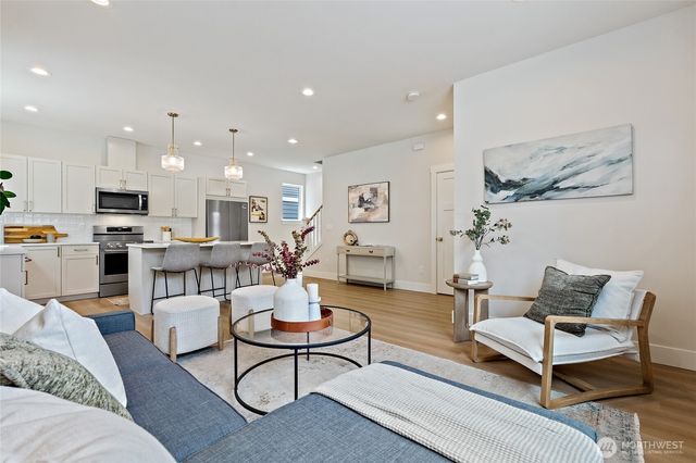263 NW 42nd Street, Seattle, WA 98107