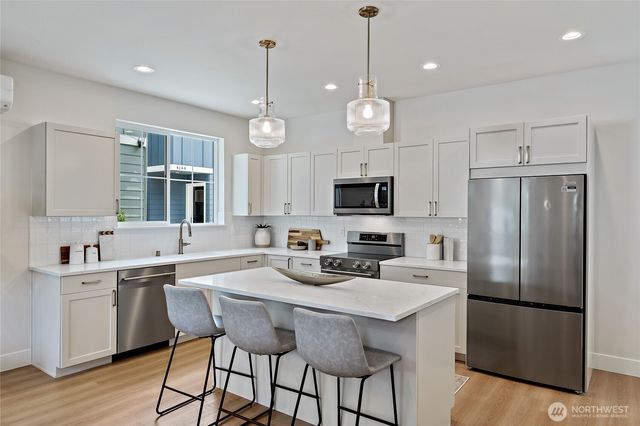 263 NW 42nd Street, Seattle, WA 98107