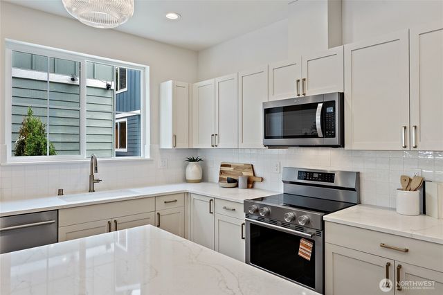 263 NW 42nd Street, Seattle, WA 98107