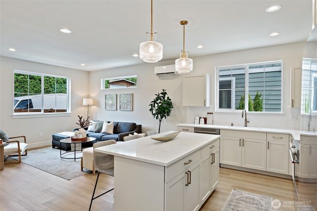 263 NW 42nd Street, Seattle, WA 98107
