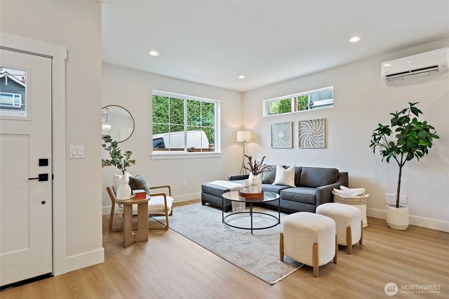 263 NW 42nd Street, Seattle, WA 98107