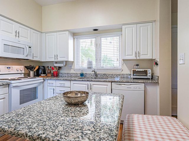 5060 HARMONY Circle 105, Vero Beach, FL 32967