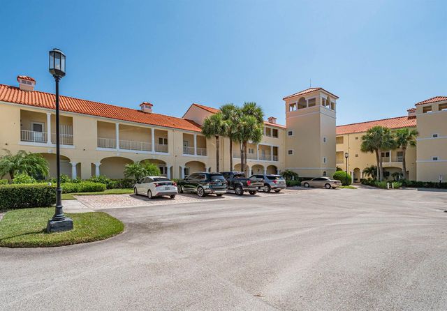 5060 HARMONY Circle 105, Vero Beach, FL 32967