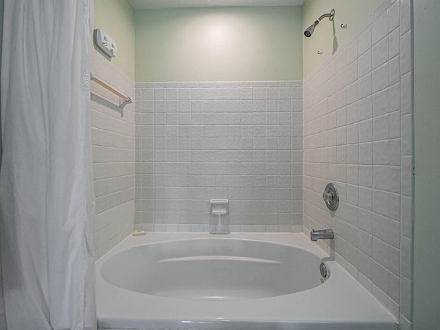 5060 HARMONY Circle 105, Vero Beach, FL 32967