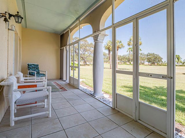 5060 HARMONY Circle 105, Vero Beach, FL 32967