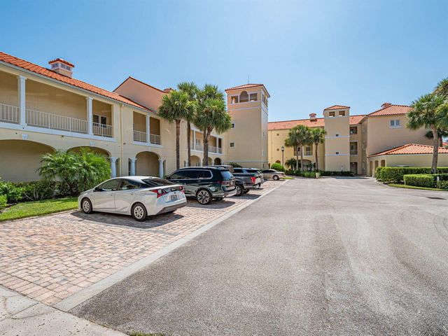 5060 HARMONY Circle 105, Vero Beach, FL 32967