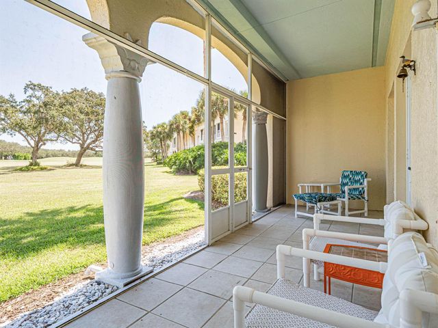 5060 HARMONY Circle 105, Vero Beach, FL 32967