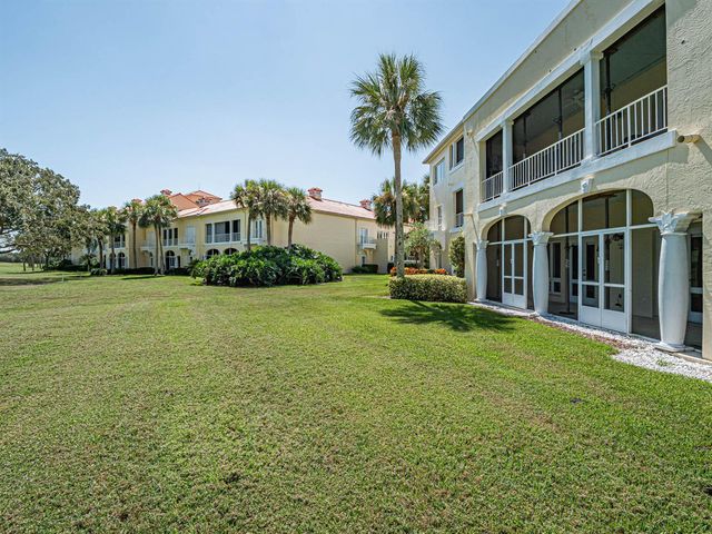 5060 HARMONY Circle 105, Vero Beach, FL 32967