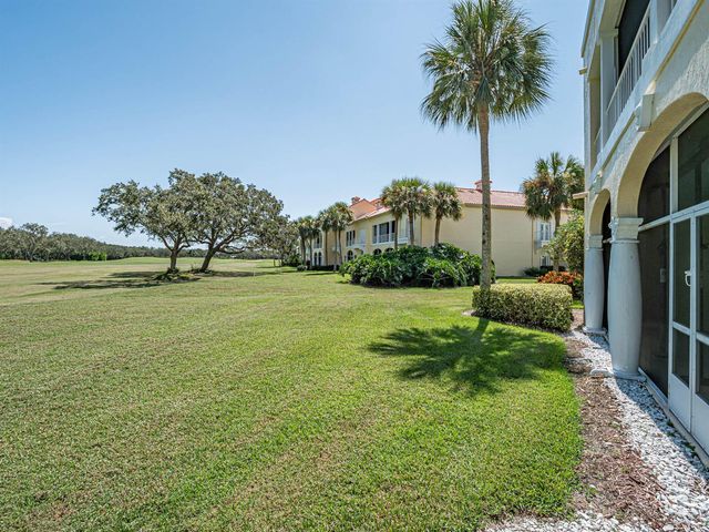 5060 HARMONY Circle 105, Vero Beach, FL 32967