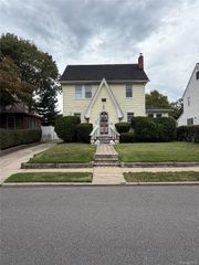 881 Lorenz Avenue, Baldwin, NY 11510