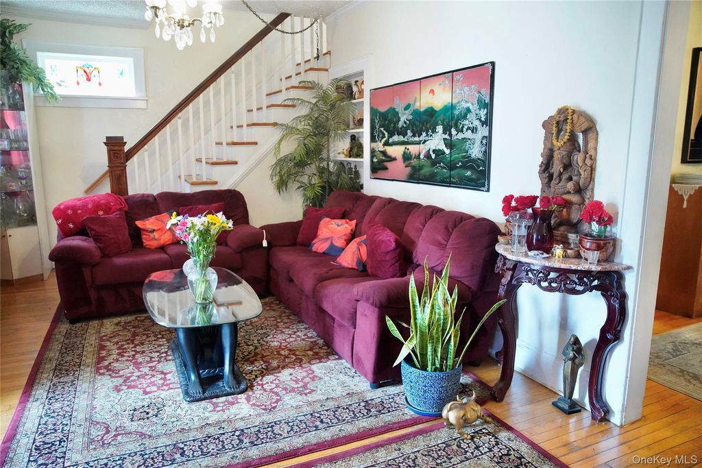 881 Lorenz Avenue, Baldwin, NY 11510 — photo 2
