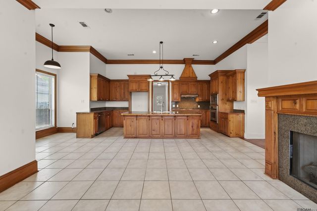 36114 Bluff Oaks Ave, Prairieville, LA 70769