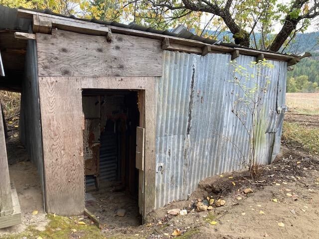 3277 A ORIENT CUTOFFF Rd, Kettle Falls, WA 99141