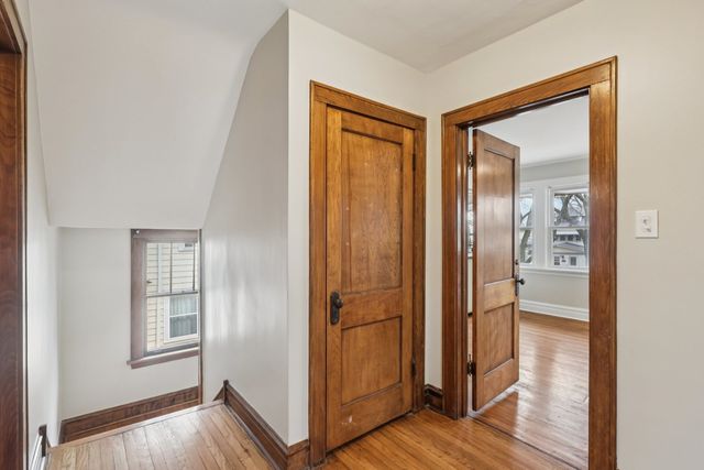 733 S Oak Park Avenue, Oak Park, IL 60304