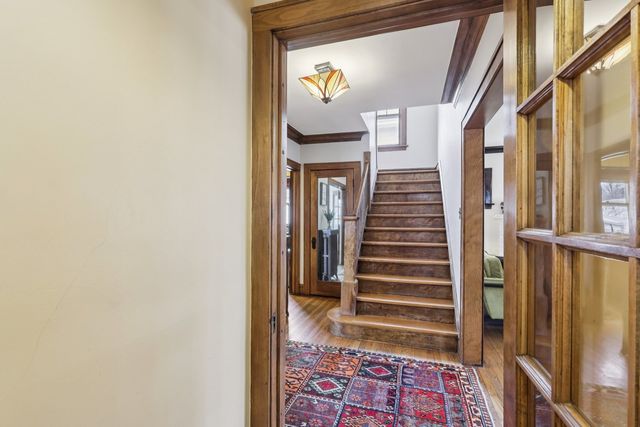 733 S Oak Park Avenue, Oak Park, IL 60304