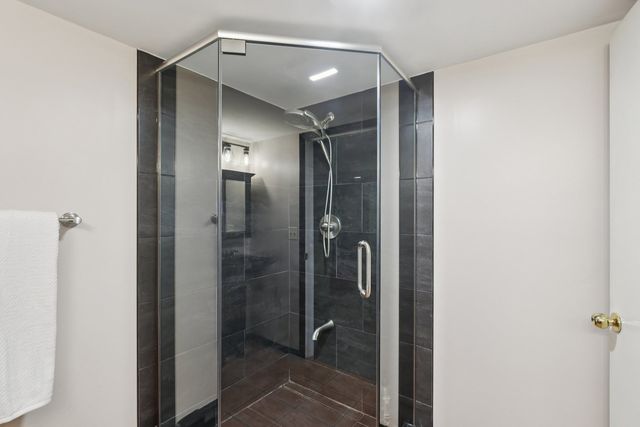 733 S Oak Park Avenue, Oak Park, IL 60304