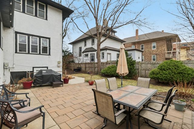 733 S Oak Park Avenue, Oak Park, IL 60304