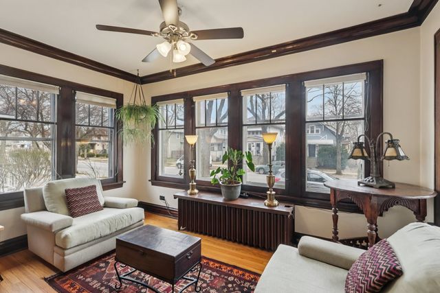 733 S Oak Park Avenue, Oak Park, IL 60304