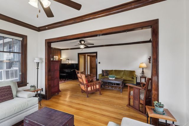 733 S Oak Park Avenue, Oak Park, IL 60304