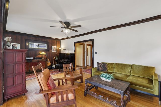 733 S Oak Park Avenue, Oak Park, IL 60304