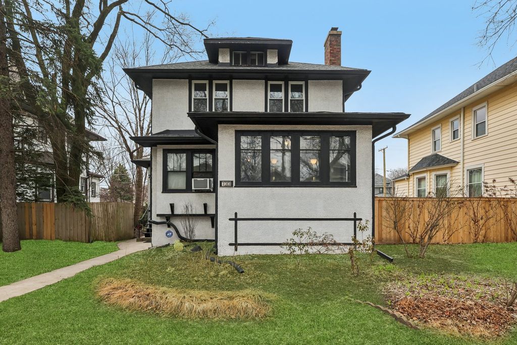 733 S Oak Park Avenue, Oak Park, IL 60304