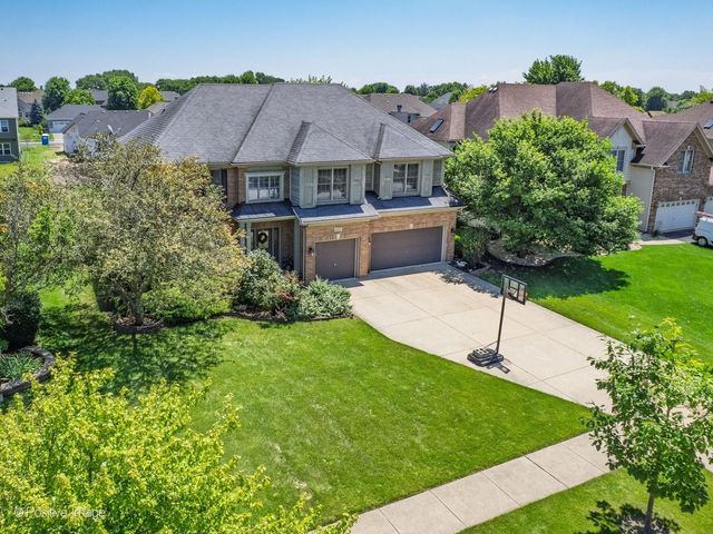 537 N Sycamore Lane, North Aurora, IL 60542