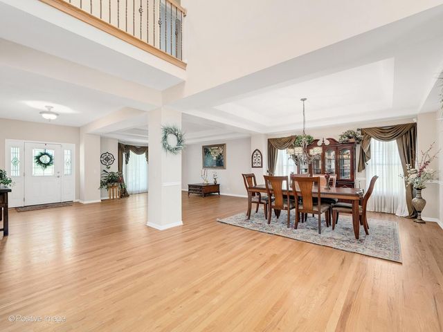 537 N Sycamore Lane, North Aurora, IL 60542