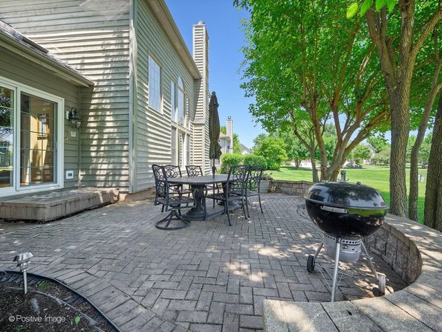 537 N Sycamore Lane, North Aurora, IL 60542