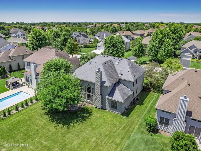 537 N Sycamore Lane, North Aurora, IL 60542