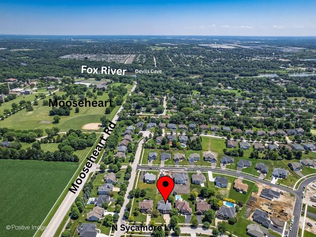537 N Sycamore Lane, North Aurora, IL 60542