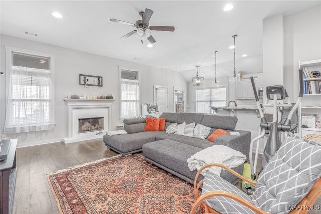 836 Hedgefield Way, Prattville, AL 36066