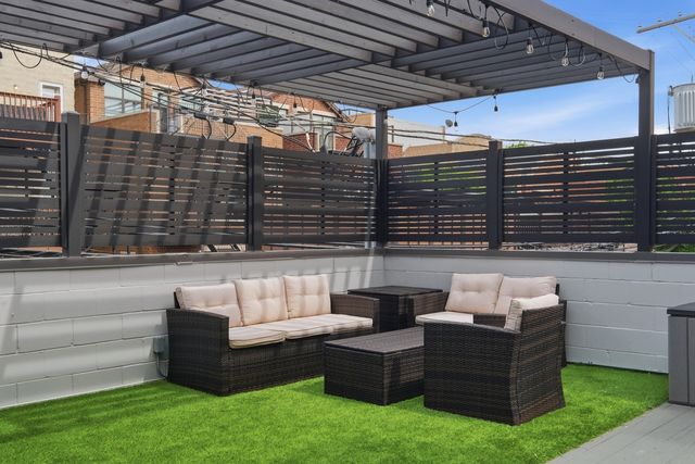 2743 N Ashland Avenue 1S, Chicago, IL 60614